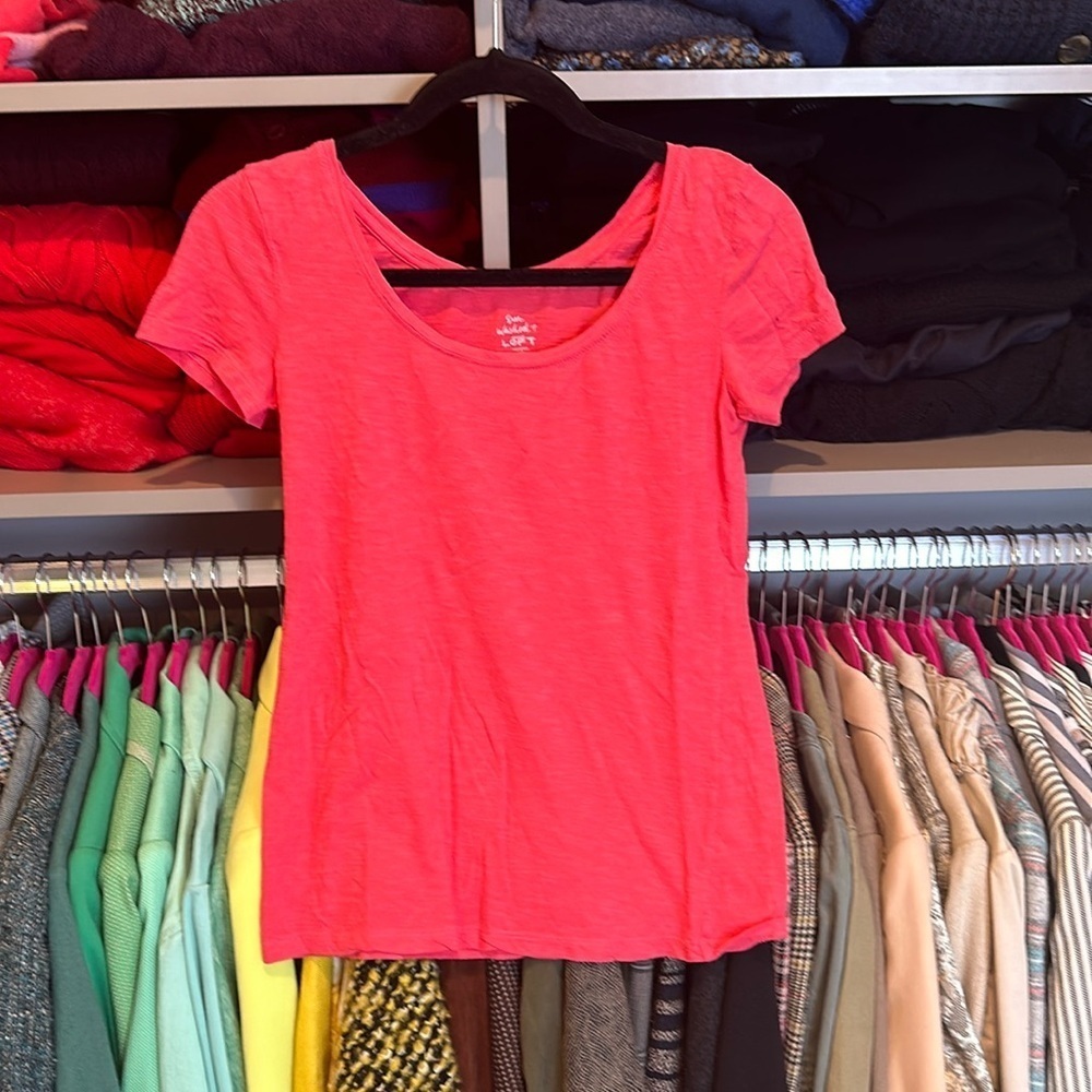 Loft red short sleeve scoop neck top size XS